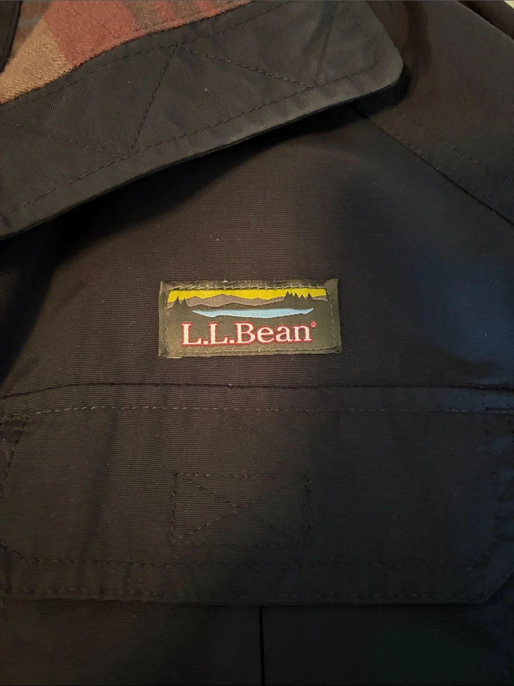 L.L.Bean Women's Black Jacket with Striped Brown and Rust Flannel Lining - Picture 3 of 8